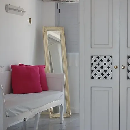 Atlantida Aparthotel Foinikia (Santorini)