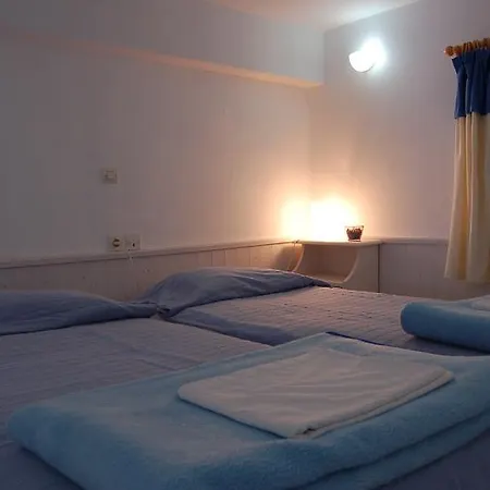 Atlantida Aparthotel Foinikia (Santorini)